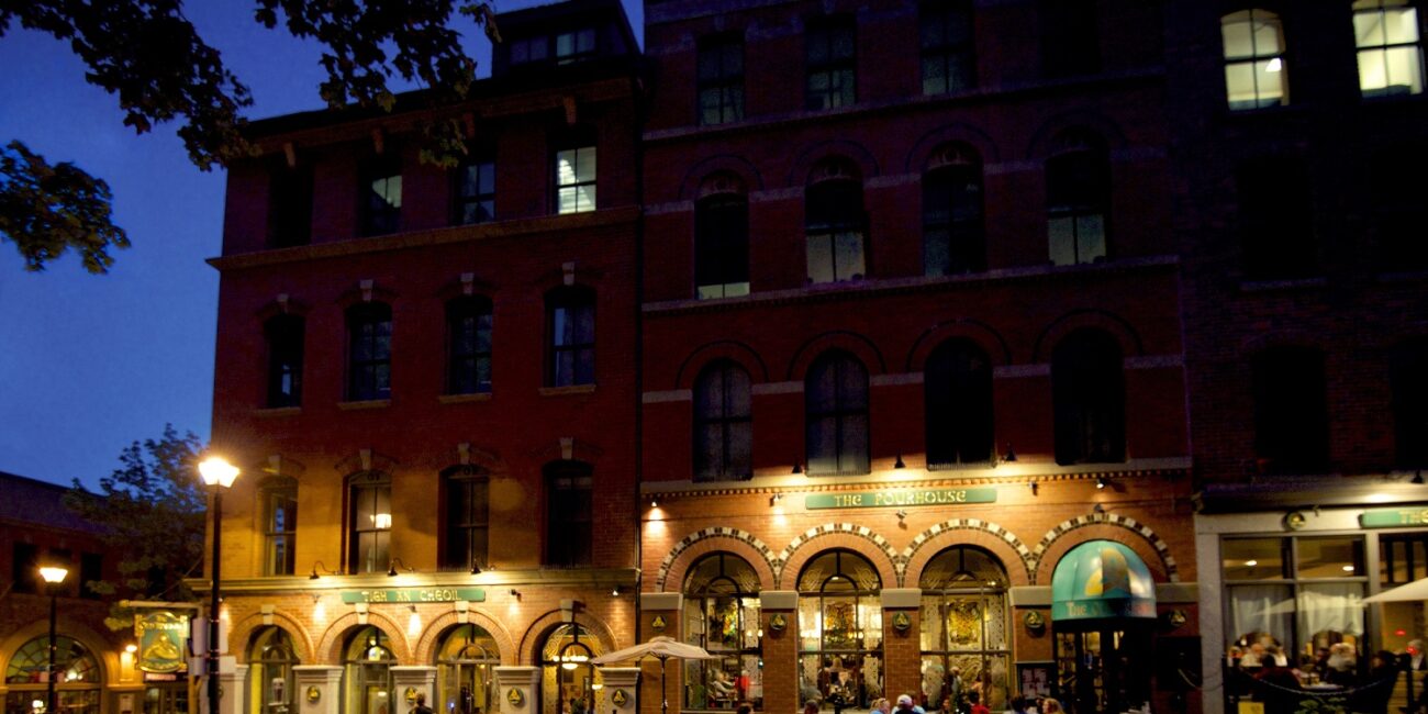 Main Photo (Banner for Webpage, 1920x1050 px, 16:9 aspect ratio, 5MB max file size)