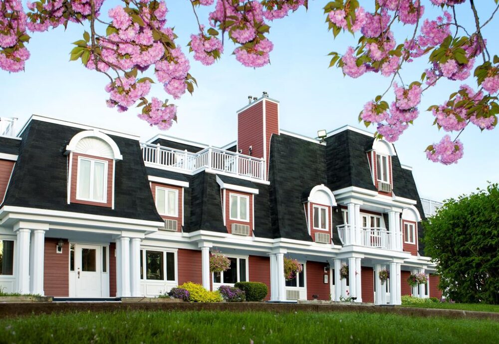 Inn On The Lake image